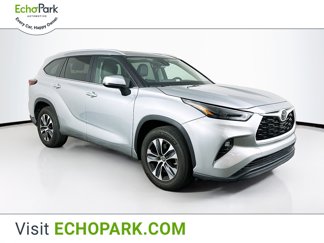 Used 2024 Toyota Highlander XLE image 1