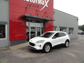 Used 2022 Ford Escape SE image 1