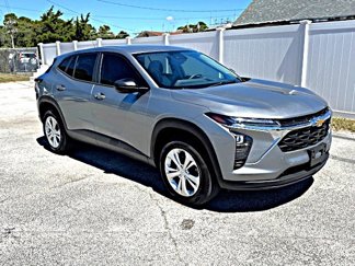 Used 2025 Chevrolet Trax LS image 1