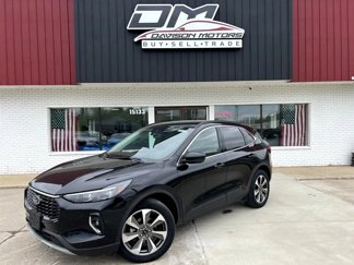 Used 2023 Ford Escape Platinum image 1