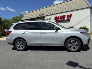 Used 2018 Nissan Pathfinder S image 1