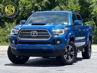 Used 2017 Toyota Tacoma TRD Sport image 1
