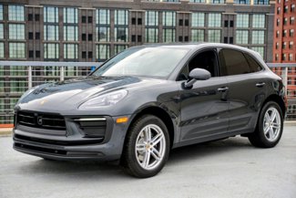 Certified 2025 Porsche Macan image 1