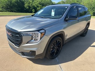 Used 2024 GMC Terrain SLE w/ Elevation Edition image 1
