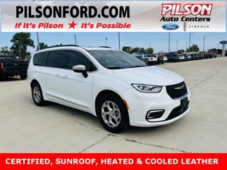 Used 2023 Chrysler Pacifica Limited image 1