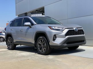 Used 2022 Toyota RAV4 XLE Premium image 1