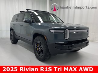 Used 2025 Rivian R1S Premium image 1