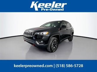 Used 2024 Jeep Compass Trailhawk image 1