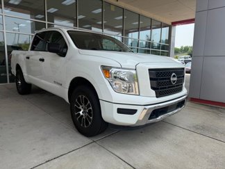 Used 2023 Nissan Titan SV image 1