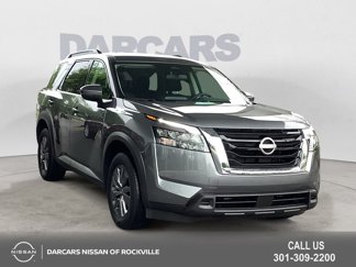 Used 2025 Nissan Pathfinder SV image 1