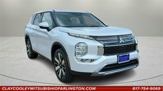 New 2025 Mitsubishi Outlander SE image 1
