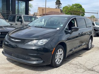 Used 2022 Chrysler Voyager LX image 1