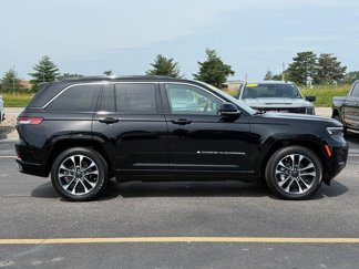 Used 2024 Jeep Grand Cherokee Overland image 1