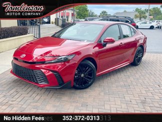 Used 2025 Toyota Camry SE image 1