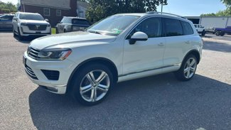Used 2016 Volkswagen Touareg Executive image 1