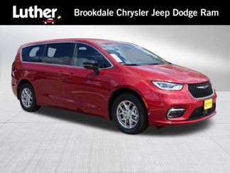 New 2026 Chrysler Pacifica Select image 1