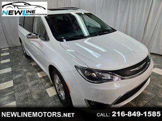 Used 2018 Chrysler Pacifica Limited image 1