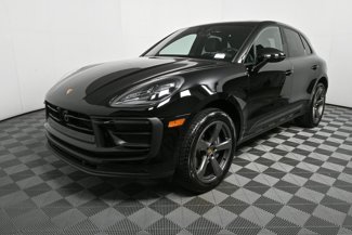 Used 2025 Porsche Macan image 1
