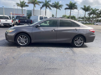 Used 2016 Toyota Camry LE image 1