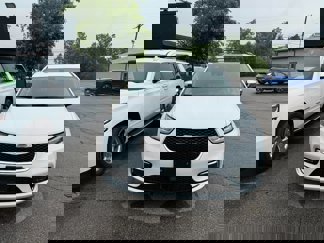 Used 2023 Chrysler Pacifica Limited image 1