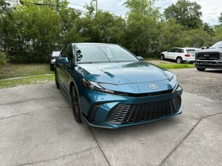 Used 2025 Toyota Camry SE image 1