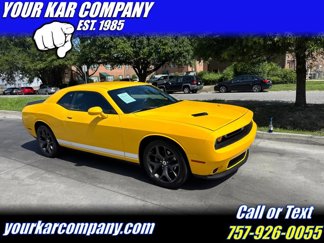 Used 2017 Dodge Challenger SXT video 1