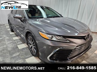 Used 2021 Toyota Camry XLE image 1
