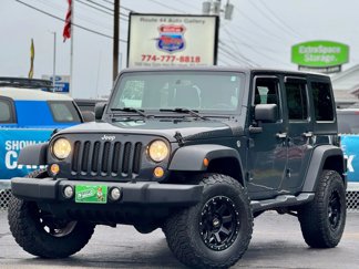 Used 2016 Jeep Wrangler Unlimited Rubicon w/ Connectivity Group image 1