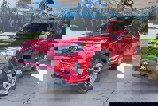 Used 2022 Toyota RAV4 XLE image 1