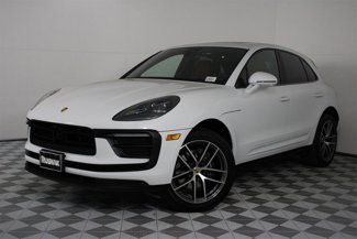 Used 2025 Porsche Macan image 1