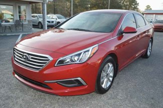 Used 2017 Hyundai Sonata SE image 1