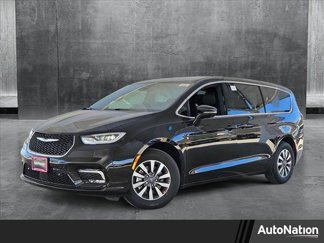 New 2025 Chrysler Pacifica Select image 1