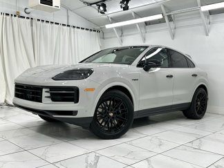 New 2025 Porsche Cayenne E-Hybrid image 1