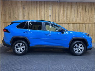 Used 2019 Toyota RAV4 LE w/ Carpet Mat Package image 1
