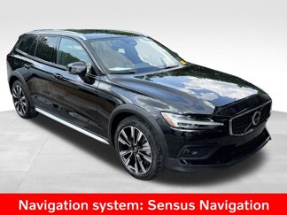 Certified 2024 Volvo V60 B5 Cross Country Ultimate image 1