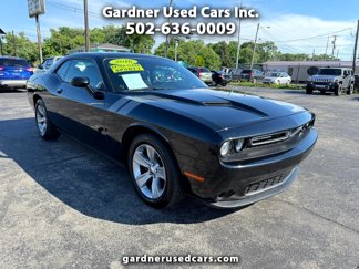 Used 2016 Dodge Challenger SXT image 1