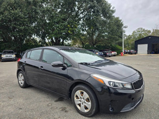 Used 2017 Kia Forte LX image 1
