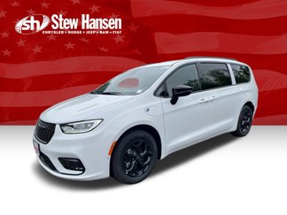 New 2025 Chrysler Pacifica Premium image 1