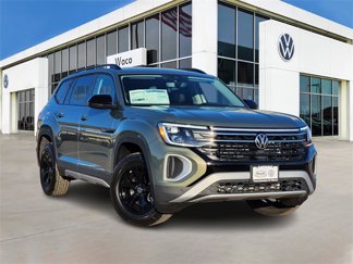 New 2025 Volkswagen Atlas Peak Edition SE image 1