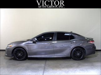 Used 2020 Toyota Camry SE image 1