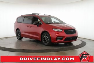 New 2025 Chrysler Pacifica Select image 1