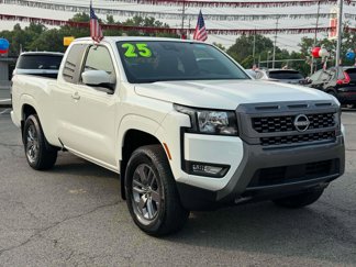 Certified 2025 Nissan Frontier SV w/ SV Convenience Package image 1