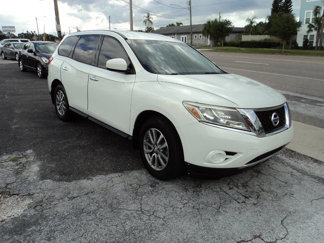 Used 2014 Nissan Pathfinder S image 1