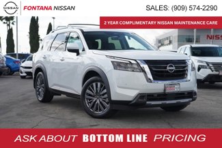 New 2025 Nissan Pathfinder SL image 1
