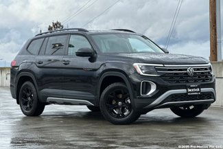 New 2025 Volkswagen Atlas Peak Edition SE image 1