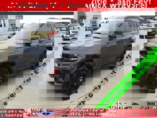 New 2025 Jeep Grand Cherokee Altitude image 1