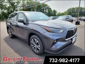 New 2025 Toyota Highlander XLE image 1