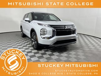 New 2025 Mitsubishi Outlander SE image 1