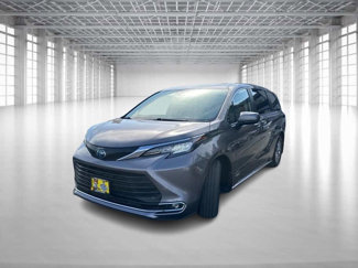 Used 2021 Toyota Sienna XLE image 1