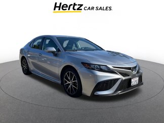 Used 2024 Toyota Camry SE image 1